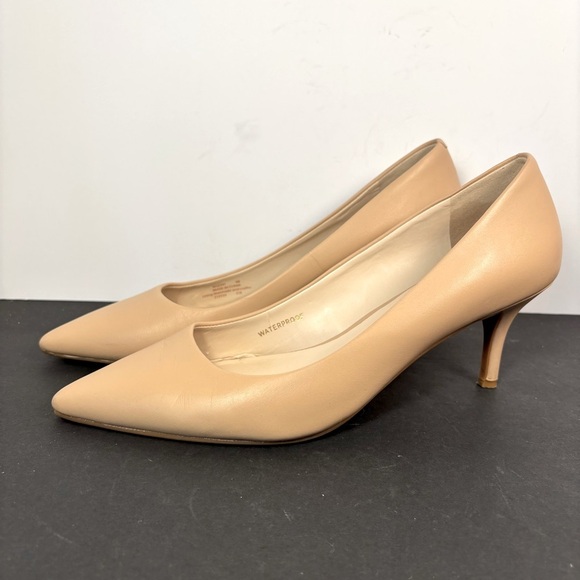Nude Waterproof Kitten Heel Pumps 9B Pointed Toe Classic Minimalist Work Shoes - Picture 1 of 9